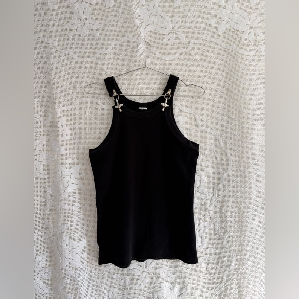 Reworked tank with fireman clasps